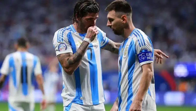 Messi ve De Paul’un Sıradışı Buluşması: Futbolun İki Yıldızı Yeniden Bir Arada