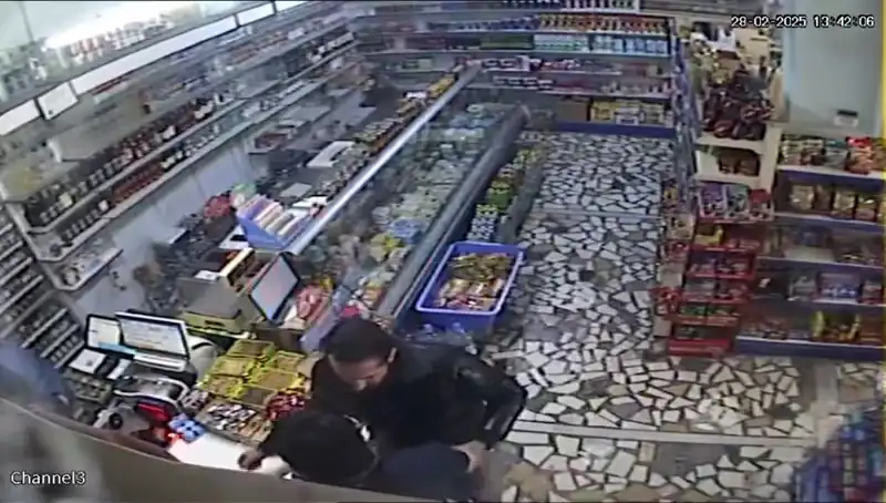 Cezaevi Firarisi Markette Kaos Yarattı: Bıçakla Dehşet Anları