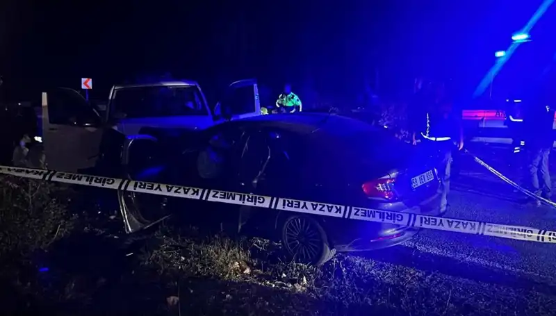 Minibüs Ters Şeritte Kazaya Neden Oldu: 1 Ölü, 8 Yaralı