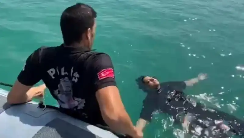 Baraj Gölüne Düşen Kadını Gemi Adamları Tarafından Kurtardı