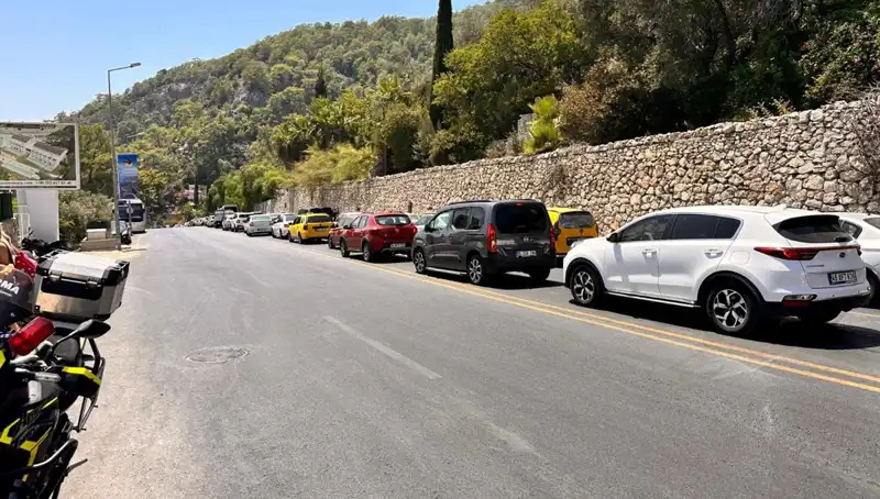 Fethiye-Ölüdeniz Yolunda Tatilciler İçin Uzun Kuyruk Zamanı