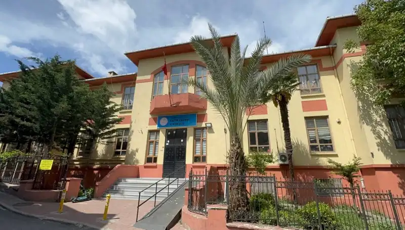 Depremzedelerin Eğitim Geleceği: Hasarlı Okullar Boşaltıldı