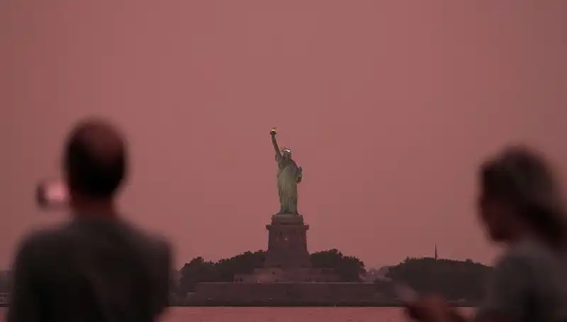 Kanada Yangınlarının Dumanı New York'ta Hayatı Olumsuz Etkiledi