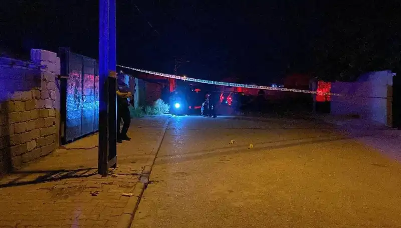 Kuma Getirme Kavgası: Sokağı Kanlı Bir Geceye Sürükledi