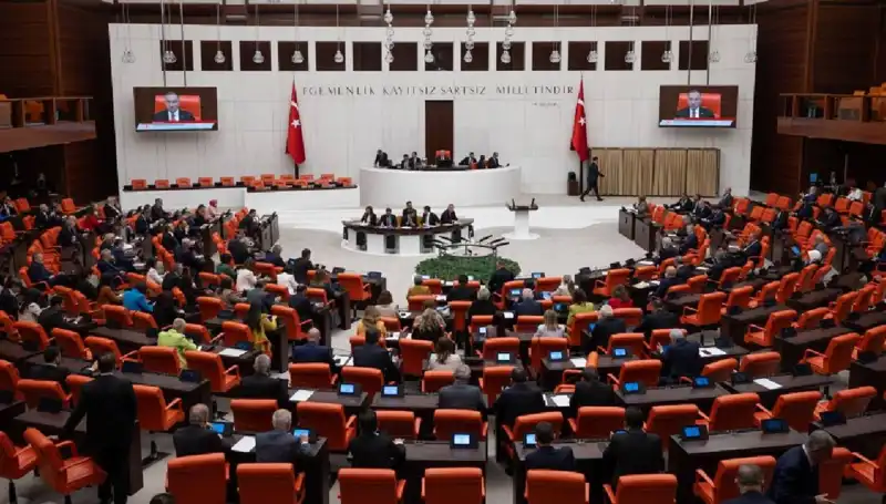 Meclis'te Yeni Haftada Tartışmalar ve Görüşmeler Beyaz Perdeyi Aralıyor