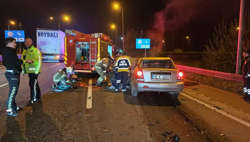 Arkadan Çarpan Sürücü Kamyon Kazasında Ağır Yaralandı