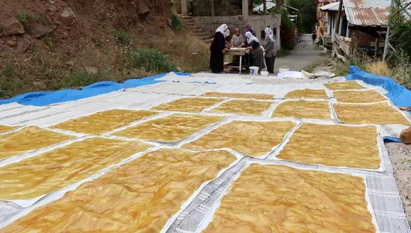 Geleneksel Dev Kazanlarda Hazırlanan Kış Lezzetleri Sofralarda!