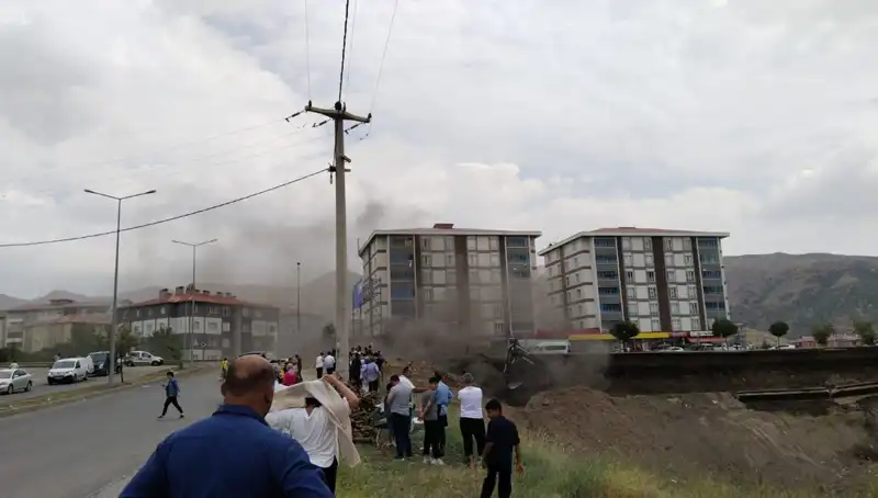 Bitlis'te Doğalgaz Hattında Patlama: Yangın ve Acil Durum Önlemleri