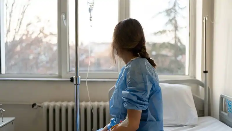 27 Yaşındaki Kadının Meme Kanseri Hikayesi: Doktorların Ciddiye Almadığı Durum