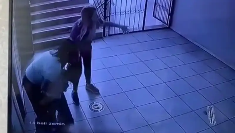 Öğretmenin Heimlich Manevrası, Sınıfta Hayatı Kurtardı!