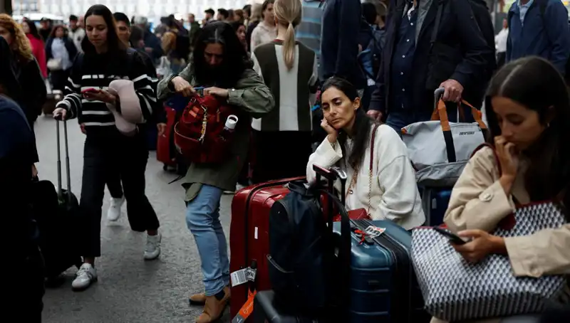 İspanya'da Trenlerde Kablo Hırsızlığı: Yolcular Mahsur Kaldı