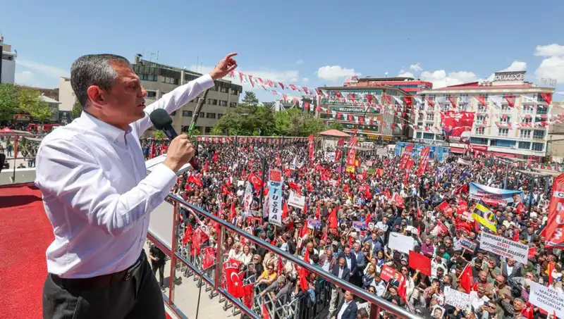 Özgür Özel'den Önemli Açıklama: Örgütün Silah Bırakma Sürecini Destekliyoruz!