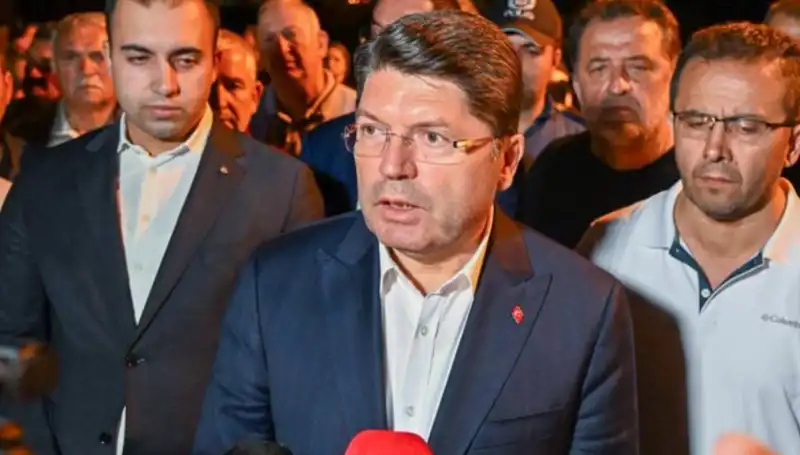 Bursa Orman Yangını FETÖ İlişkisiyle Bağlantılı mı? Bakan Tunç’tan Açıklama Geldi