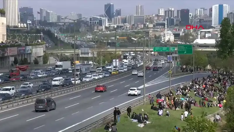 Deprem Sonrası Traffikte Şok Etkisi: Yoğunluk Yüzde 56 Arttı!