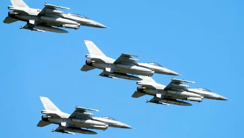 ABD, Ukraynalı Pilotlar İçin 310 Milyon Dolarlık F-16 Eğitim Planını Açıkladı