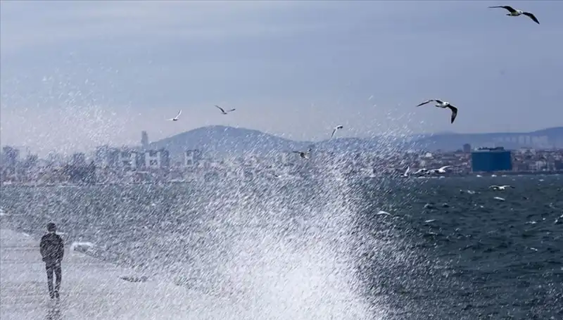 Marmara ve Ege Bölgesi İçin Kuvvetli Rüzgar Uyarısı: Alınacak Önlemler