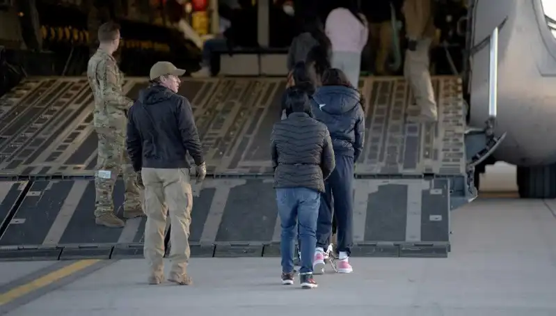 Kosova, ABD'den Sınır Dışı Edilecek Göçmenleri Kabul Etme Kararı Aldı