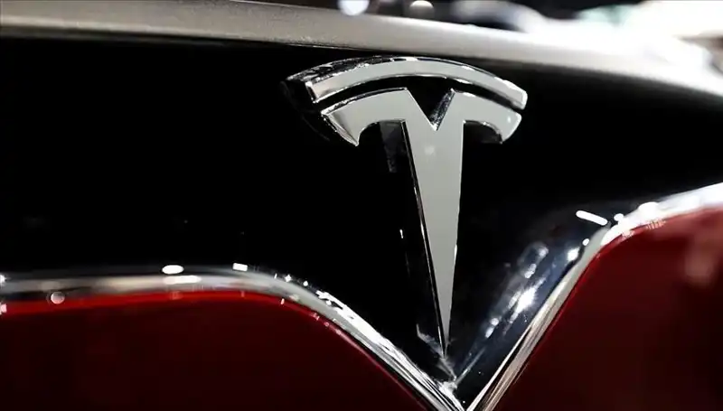 Tesla’da Ucuz Model Tartışmaları ve FSD Beklentileri İçinde Karmaşa Sürüyor