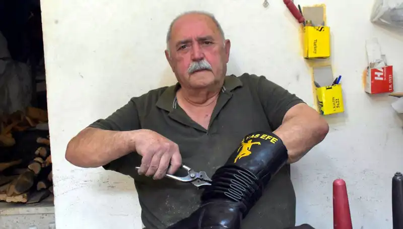 Tire’nin Unutulmaz Ustası Hasan: 64 Yıldır El Sanatlarıyla Yaşıyor