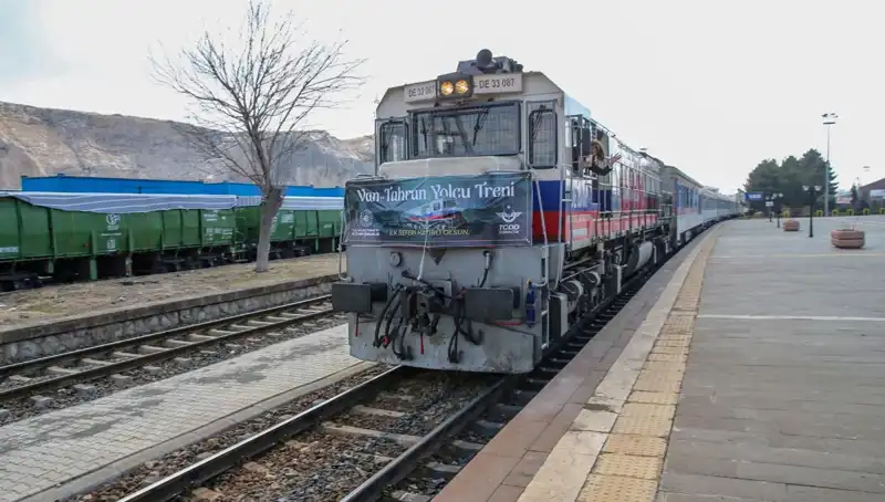 Van ve Tahran Arasında Tren Seferleri Başladı: Seyahat Daha Kolay Hale Geldi