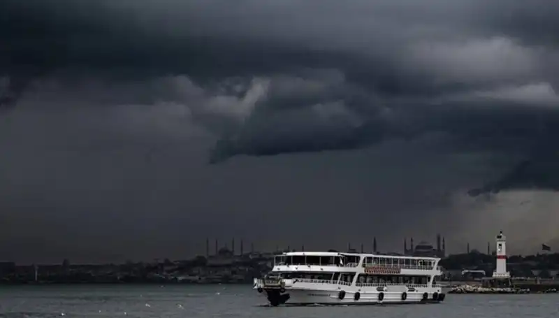 İstanbul ve Çevresinde Sağanak Yağış Alarmı! Meteoroloji'den Çarpıcı Tahminler