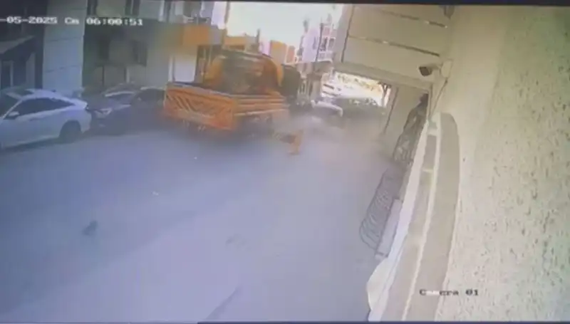 Kontrolden Çıkan Vinç, 23 Araca Çarparak Belasını Buldu