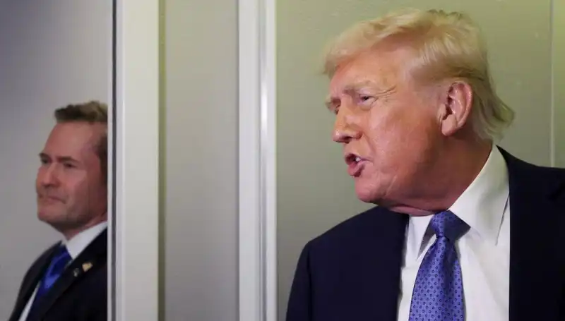 Trump, Yanlışlıkla Planlarını Sızdırarak Mike Waltz’u Görevden Aldı