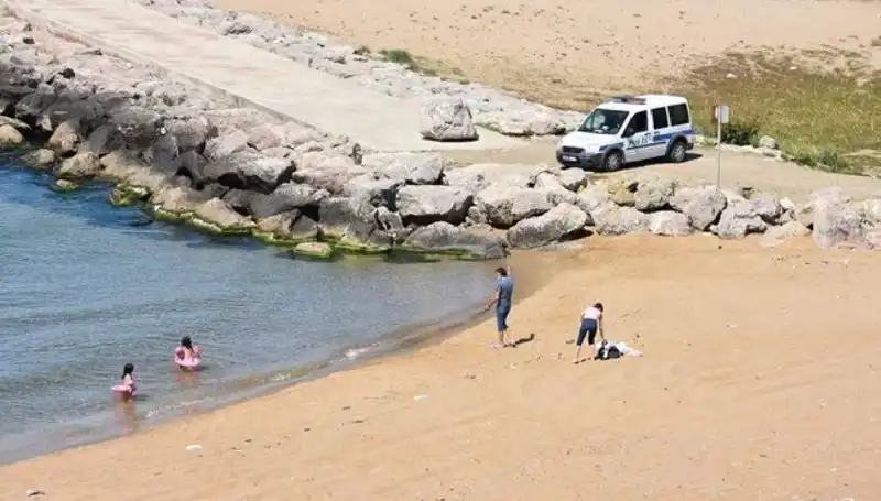 Sinop’un Gözde Sahillerinde Denize Giriş Yasaklandı: Nedenleri ve Etkileri