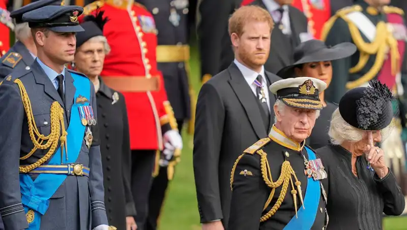 Kral Charles ve Prens Harry İlişkisi: İletişimsizlik Sorunu Derinleşiyor