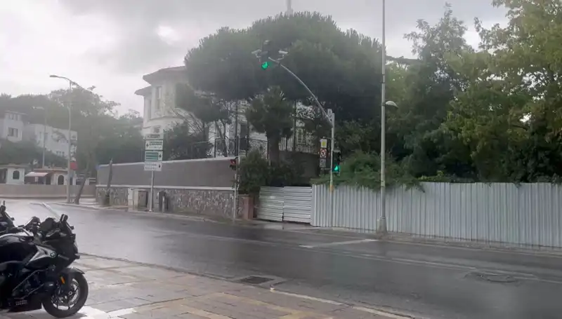 İstanbul'da Beklenen Sağanak Yağış, Havanın Renklerini Değiştiriyor!