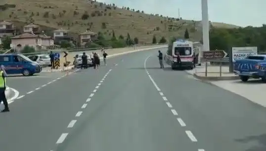 Elazığ’da Feci Kaza: İki Araç Çarpıştı, Yaralılar Hastaneye Kaldırıldı