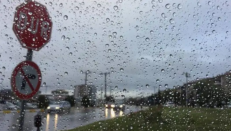 Yıldırım Gibi Gelen Uyarı: 7 İlde Sağanak Yağış Alarmı!