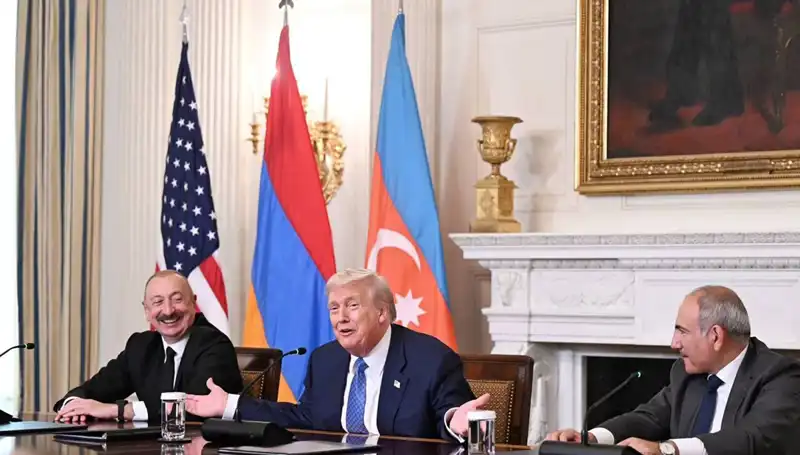Aliyev, Ermenistan'ı "Anayasa" Konusunda Harekete Geçmeye Çağırdı