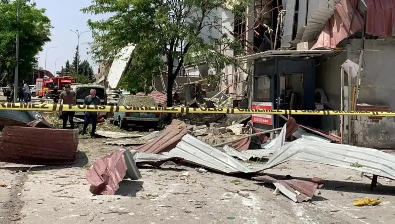 Gaziantep'teki Fabrikada Korkunç Patlama: Yaralılar ve Panik Peşinden Geldi