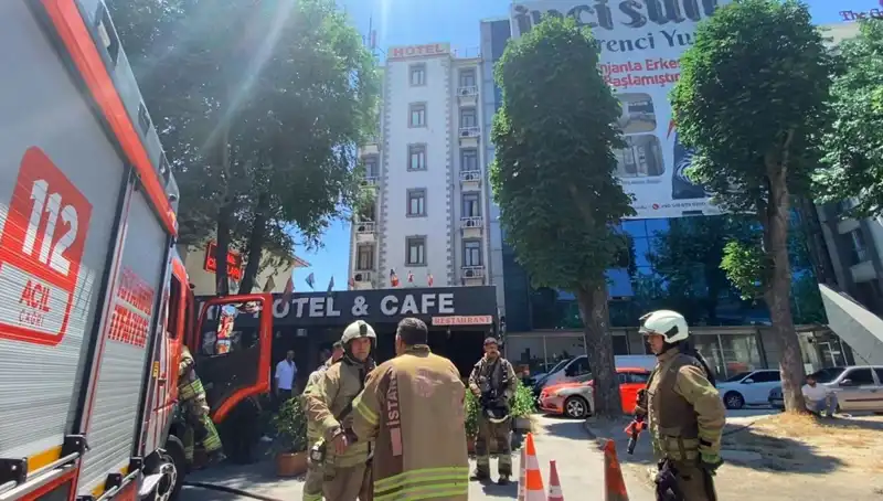 Fatih'te Otel Yemekhanesinde Çıkan Yangın, Panik Yarattı!