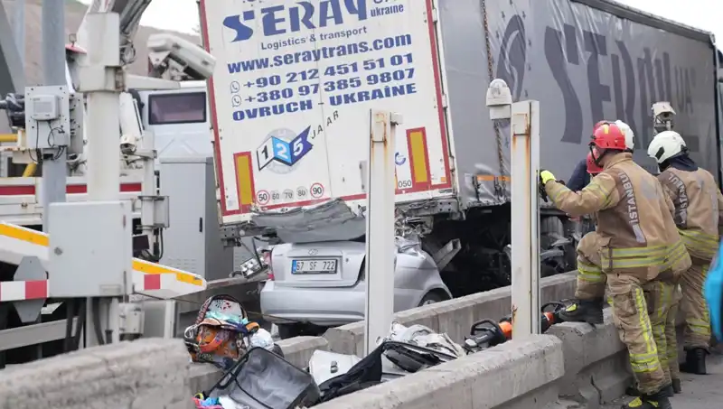 Bayram Tatilinde Yolda 72 Kişi Hayatını Kaybetti: Trafik Kazalarının Artış Nedenleri