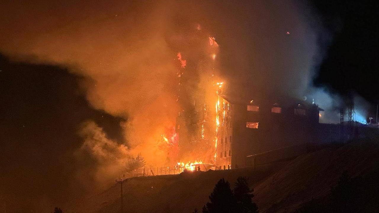 Kartalkaya Kayak Merkezi'nde Otal Yangını: 3 Ölü, 21 Yaralı