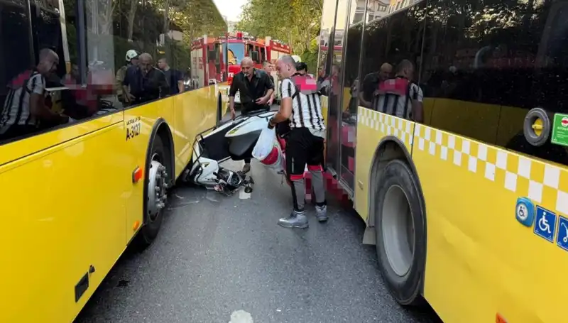 Motosiklet Kazası: İETT Otobüslerinin Arasında Korku Dolu Anlar