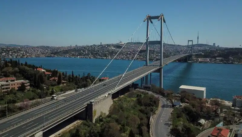 İstanbul'daki Deprem, Köprü ve Tünelleri Etkiledi Mi? Bakan Uraloğlu'ndan Açıklama