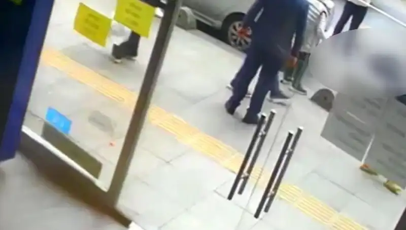 Esenler'de Hafriyat Kamyonu Feci Kazaya Neden Oldu: Olay Yerinden İlk Görüntüler