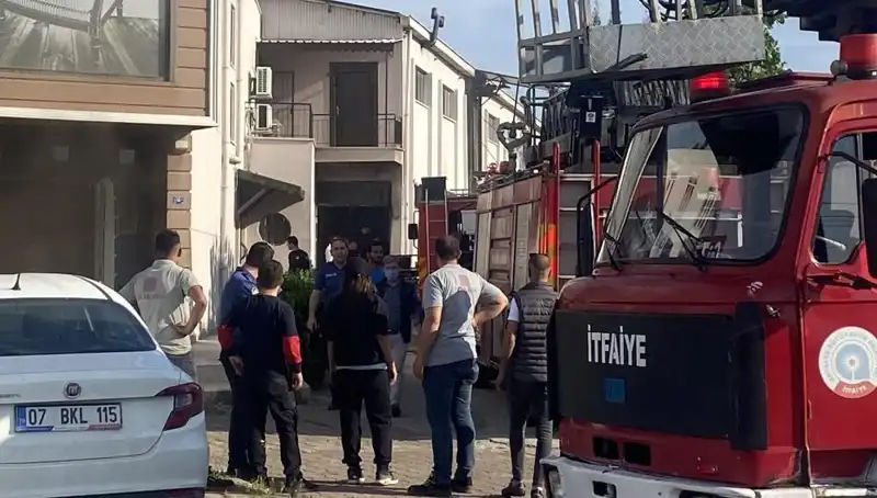 Mobilya Atölyesinde Korkunç Yangın: Paniğe Neden Olan Olay Detayları