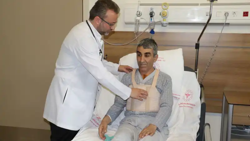 6 Ayda İki Aort Damarı Yırtılması: 8,5 Saat Süren Hayati Ameliyat