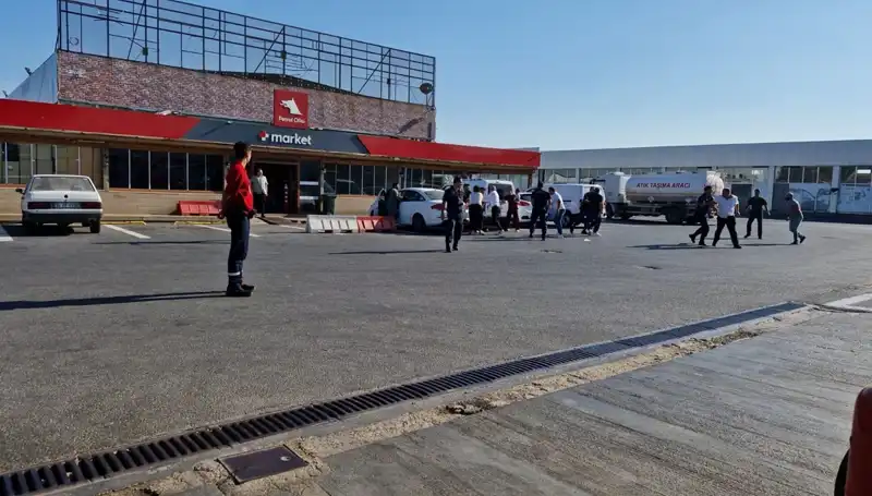 İki Aile Arasında Patlak Veren Omuz Atma Kavgası: Akaryakıt İstasyonu Karıştı