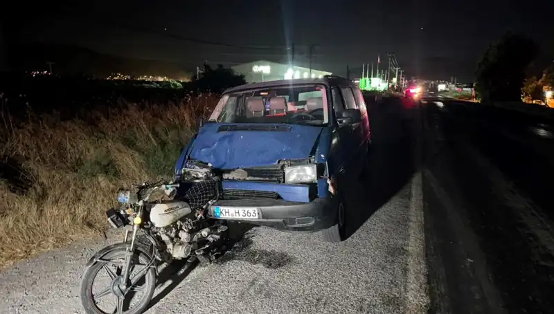 Söke'de Minibüs Kazasında Motosikletli Gençlerin Drama Dolu Anları