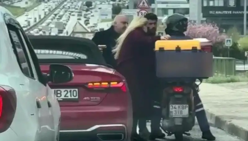 D-100 Karayolu’nda Motokuryeye Silahlı Tehdit: Korku Dolu Anlar
