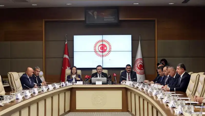 Meclis, Kartalkaya Yangın Faciasını Araştırmaya Başladı: "Vali Üzülüyor, Ağlama" Açıklamaları Tartışma Yarattı