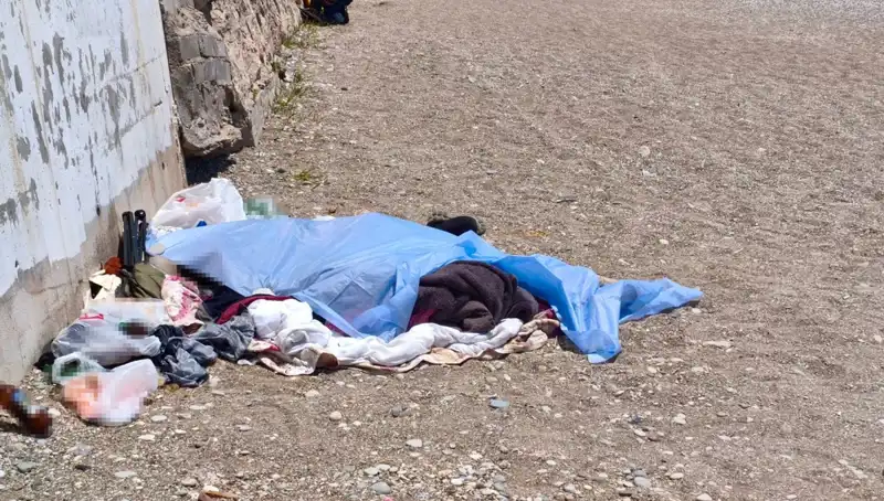 Konyaaltı Sahili’nde Şok Eden Buluntu: Ceset İhbarı