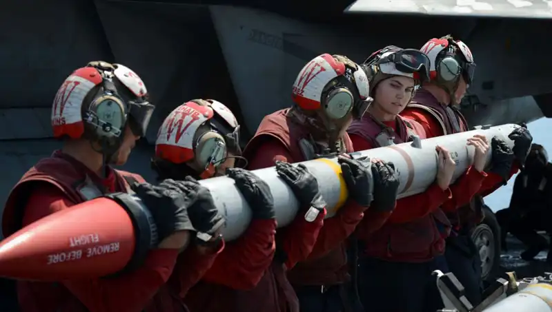 Amerikan Füzeleri Suudi Arabistan'a İniş Yaptı: Stratejik Hamleler ve Sonuçları
