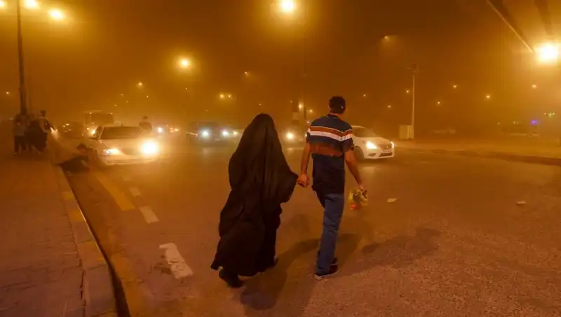 Irak'ta Kum Fırtınası: Havacılık Krizi ve Sağlık Sorunları ile Mücadele Ediliyor