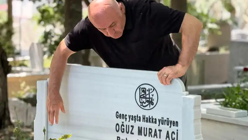 Aci Ailesinin Babalar Günü: Fırtınalı Anılar ve Duygusal Bir Hesaplaşma